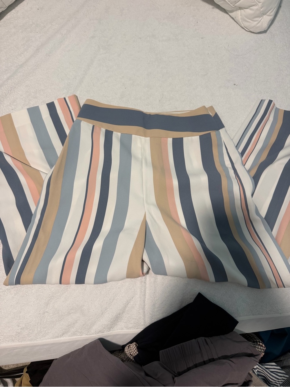 Express Striped High-Waist Wide-Leg Women’s Shorts - Pastel Multi